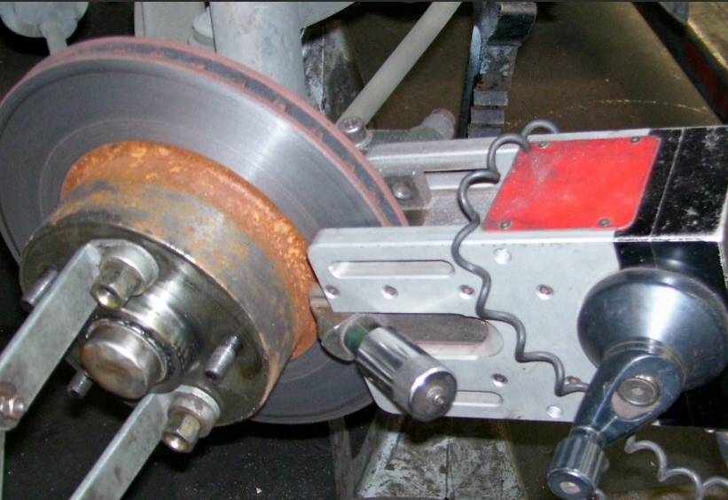 制動(dòng)盤(pán)修復(fù)機(jī)—?jiǎng)x車(chē)盤(pán)修復(fù)機(jī)維護(hù)過(guò)程圖 制動(dòng)盤(pán)修復(fù)機(jī)—?jiǎng)x車(chē)盤(pán)修復(fù)機(jī)維護(hù)過(guò)程圖